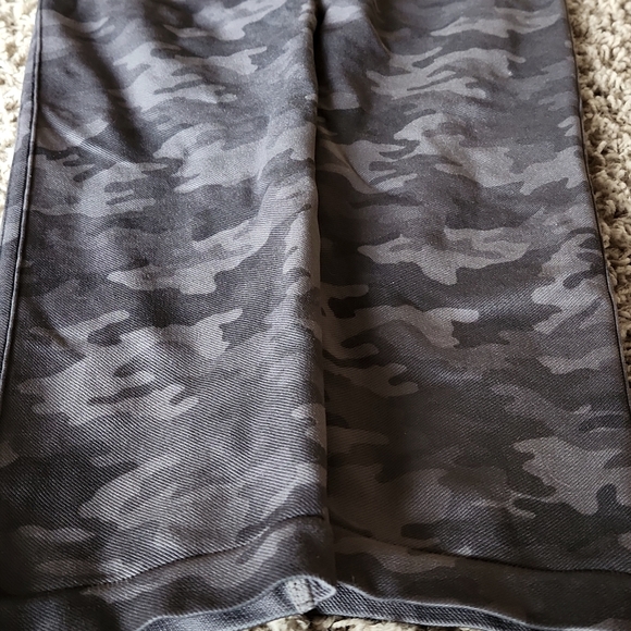 SPANX green camo crop leggings woman size 2X/2TG - Picture 4 of 4